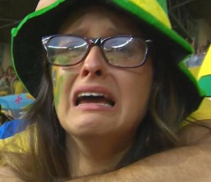 Incredibile. Altro che Maracanazo... Il Minerazo che si consuma a Belo Horizonte  terrificante per i milioni di brasiliani che sognavano la sesta Coppa. E invece i tifosi iniziano a piangere gi al 20&#39; del primo tempo. E non smettono pi...